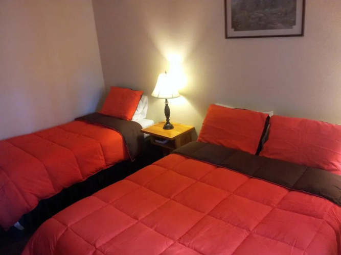 Honey Bear Lodge & Cabins