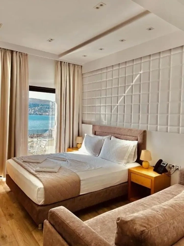 Deluxe Twin room with balcony