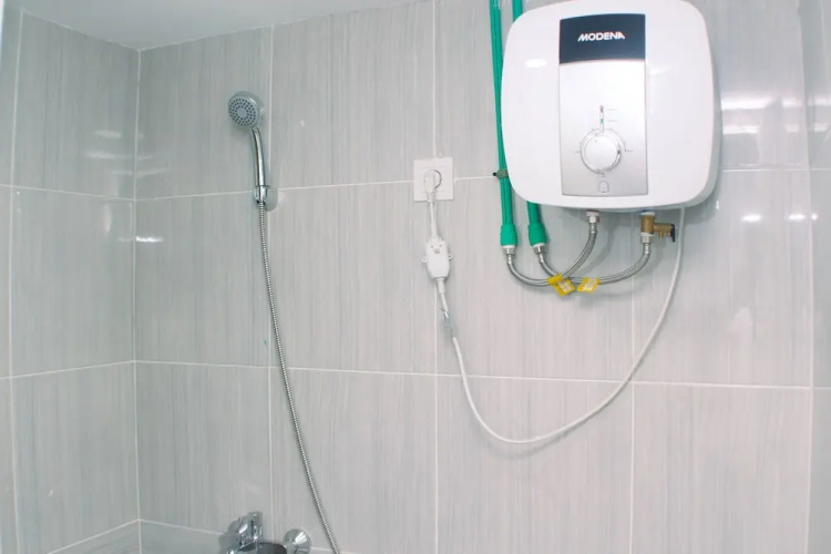Homey And Minimalist Studio At Vasanta Innopark Apartment