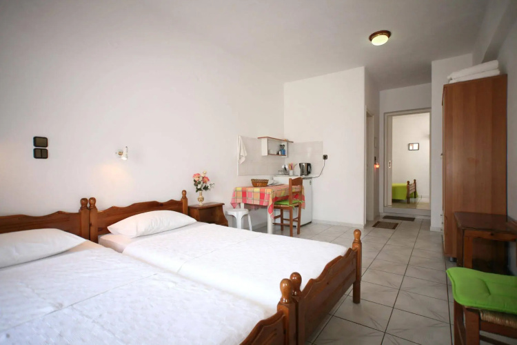 Kapetanos Rooms