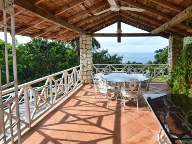 The Fan Villa