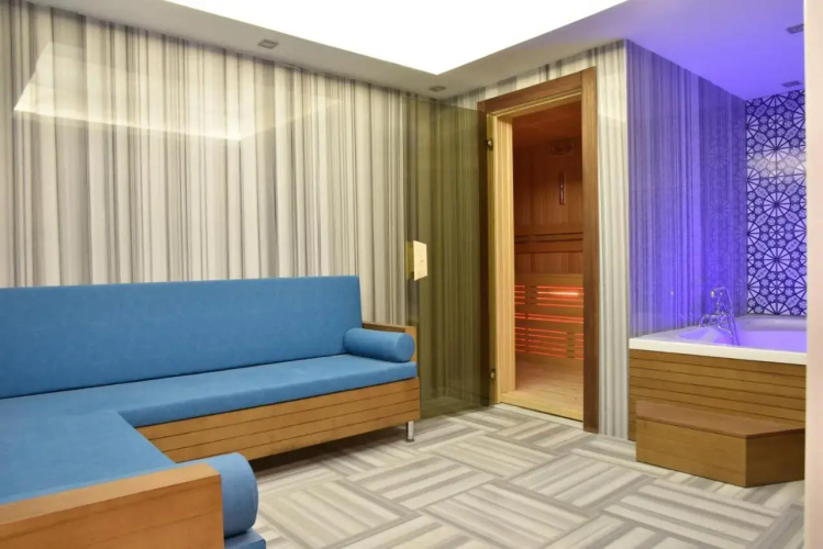 The Elegant Hotel