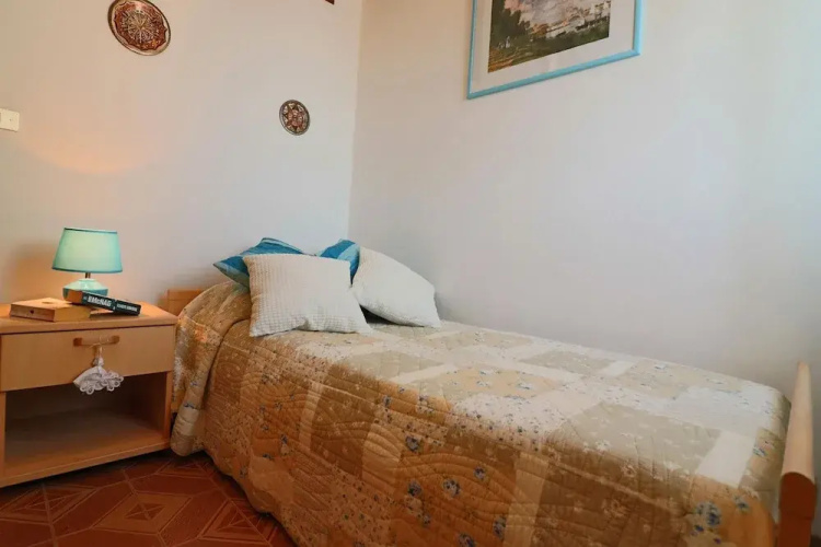 Central Apartment On The Beach With Balcony, Wi-fi Air Conditioning Parking