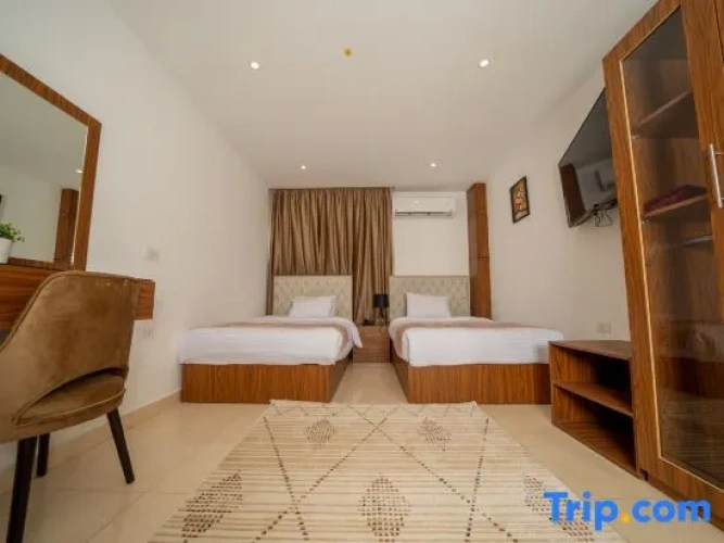 Standard Triple room