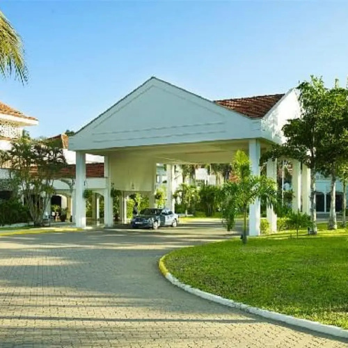 Sarova Whitesands Beach Resort Spa 4