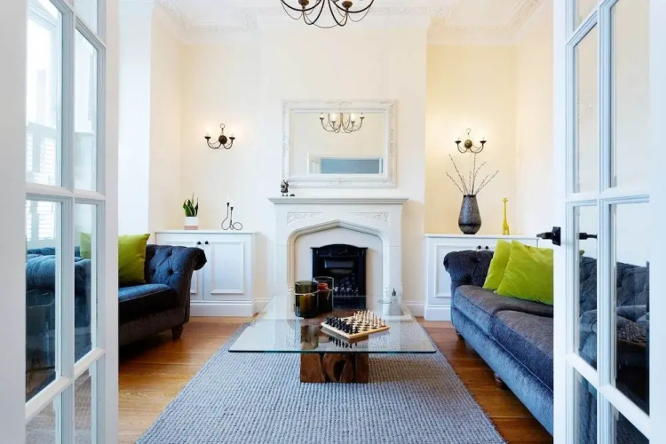 Clean Lines By Clapham Common