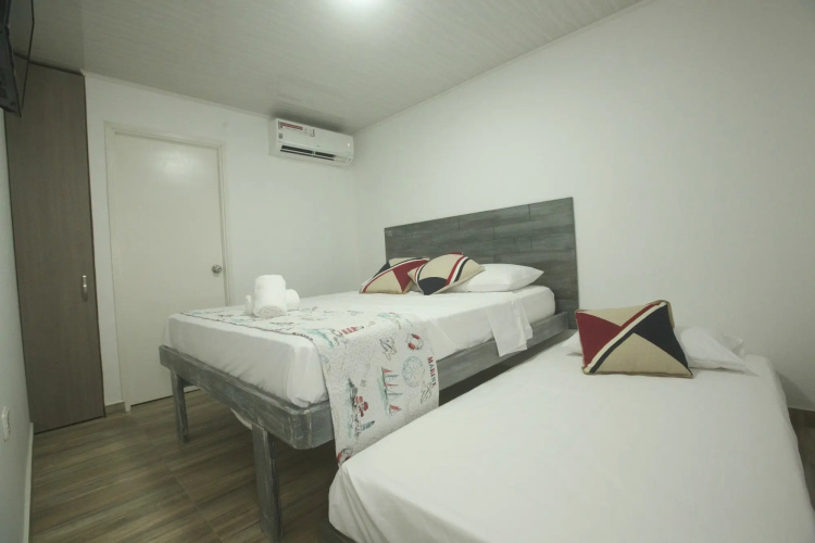 Nauticus Hotel