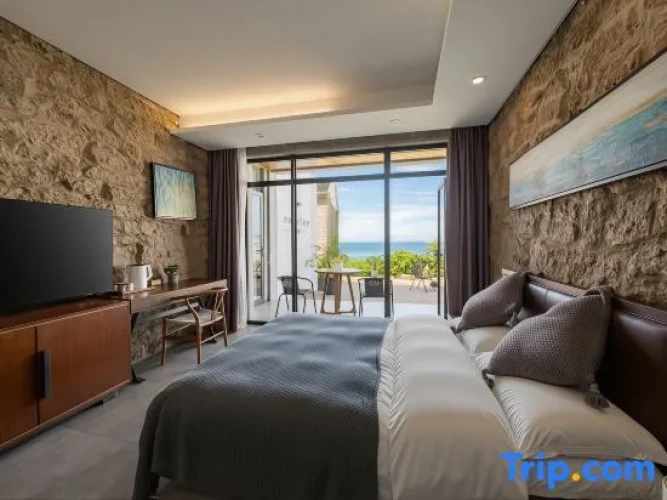 Luxury Family room with view