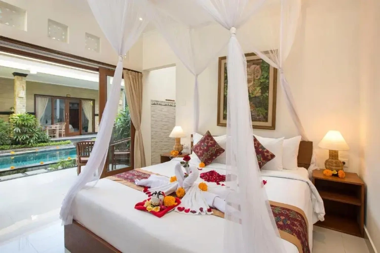 Standard Double room with pool view