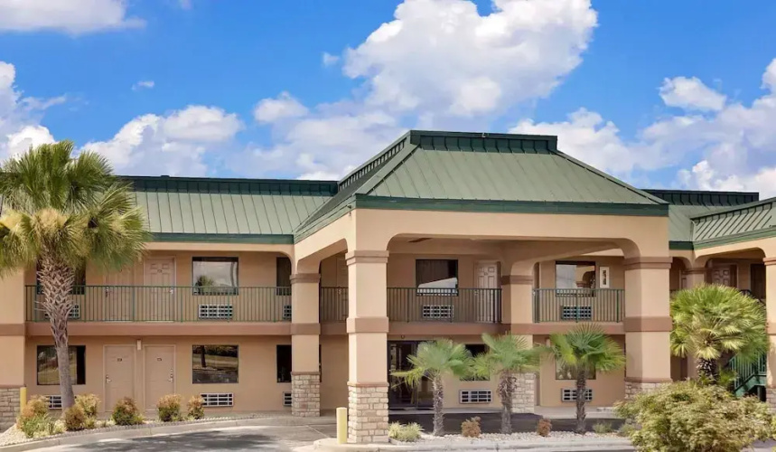 Super 8 Byron/South Macon