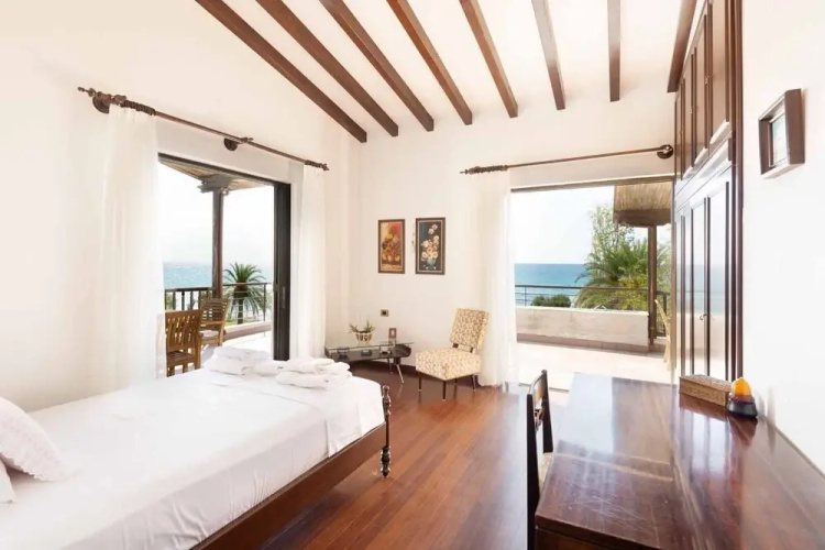 Malt Beachfront Villa Mola Kalyva
