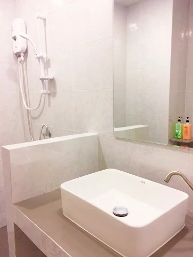 Standard Twin room with land view