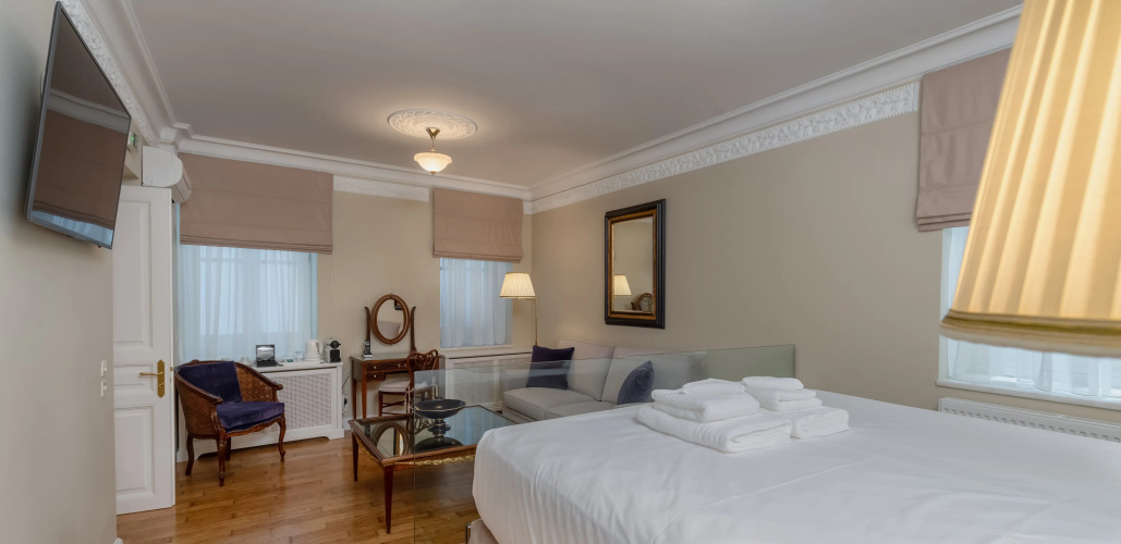 Noble Suites