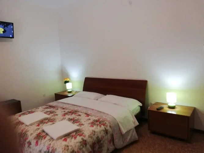 Standard Triple room with park view