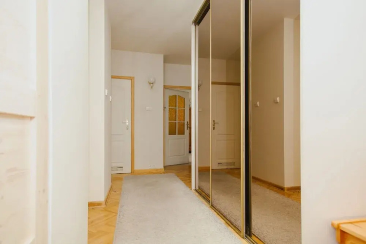 Lucka Rooms - Here Comes The Sun B24.3