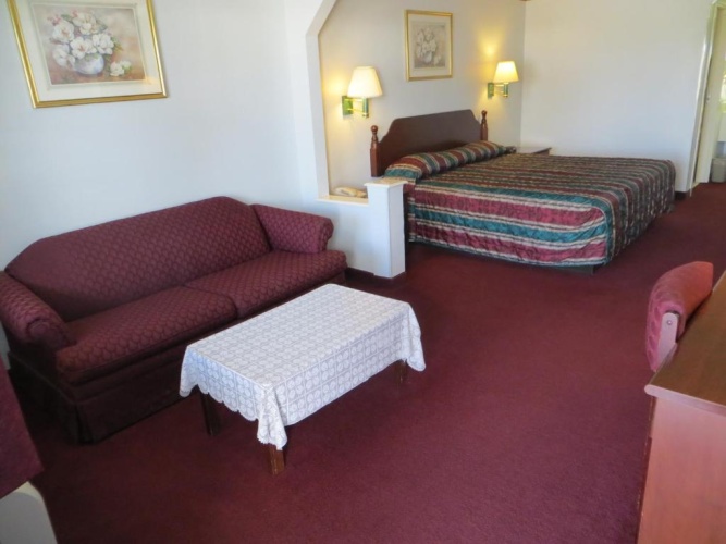 Standard Triple room