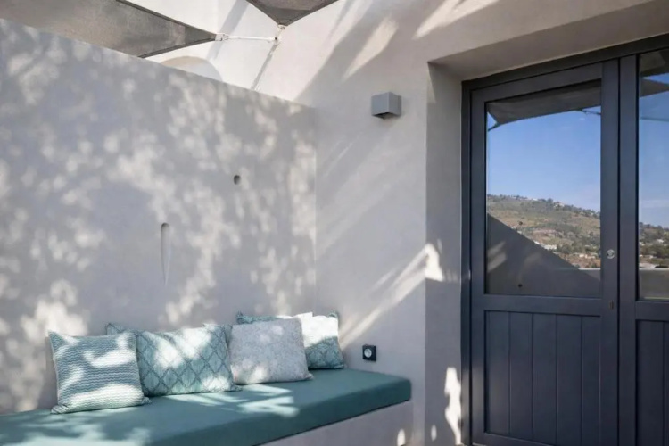 Hotiday Santorini Mesaria