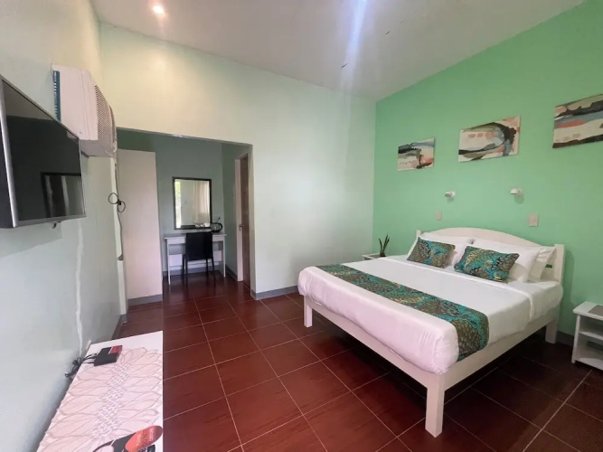Reef Waters Resort