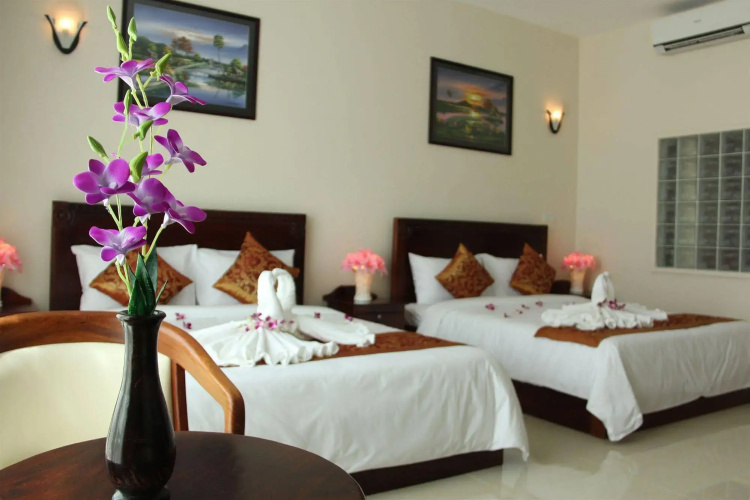 Khollywood Hotel