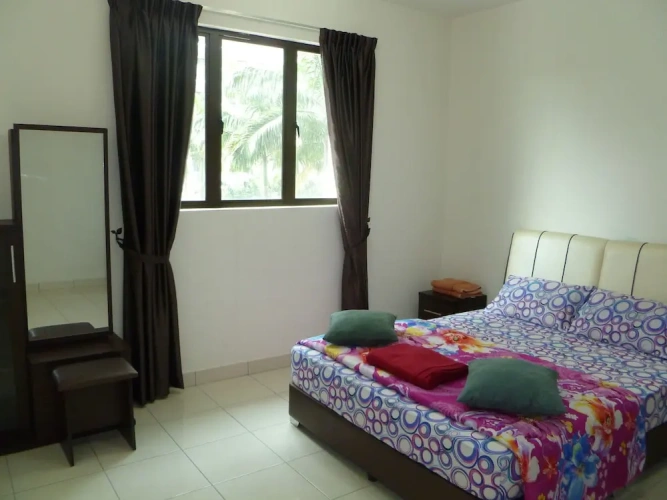4 Bedrooms Standard room with balcony and with pool view