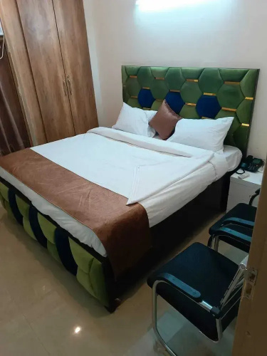 Soooper Hotel
