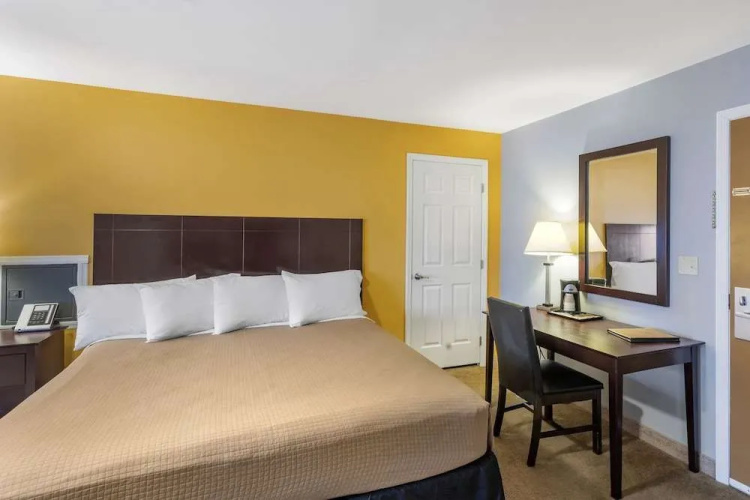 The Riverstone Inn