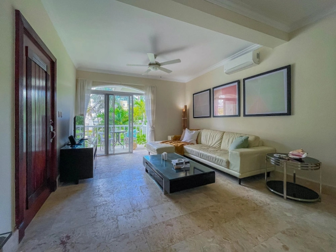 Cute Apartment Only Steps From the Beach