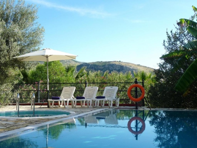 3 Bedrooms Villa
