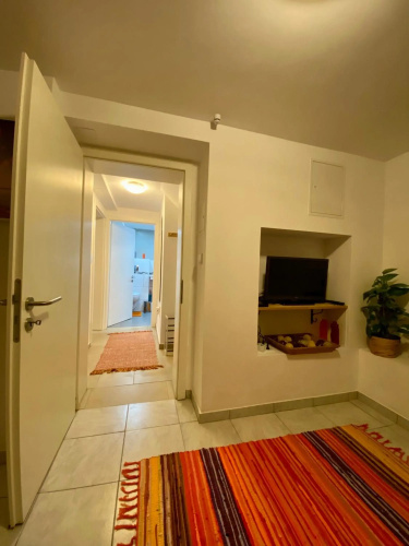 Gemütliche möblierte Souterrain Wohnung