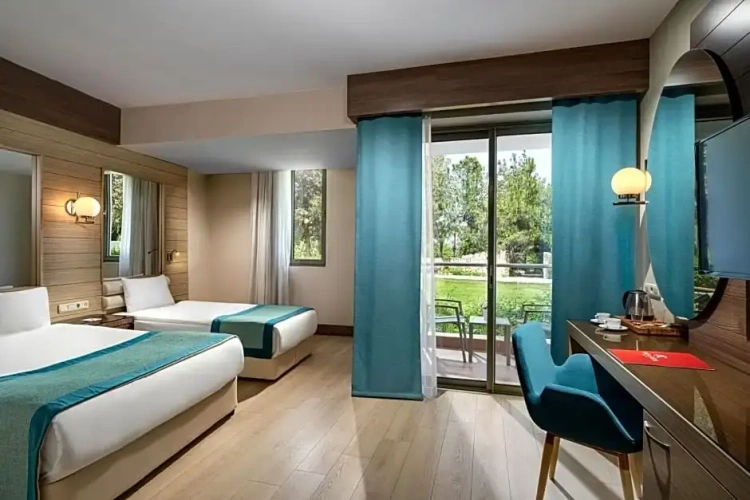 Standard room with land view