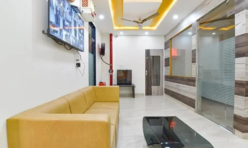 Fabhotel Lakhdatar