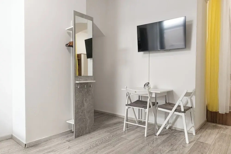 Elegant 3BR Apt Steps from Hauptbahnhof