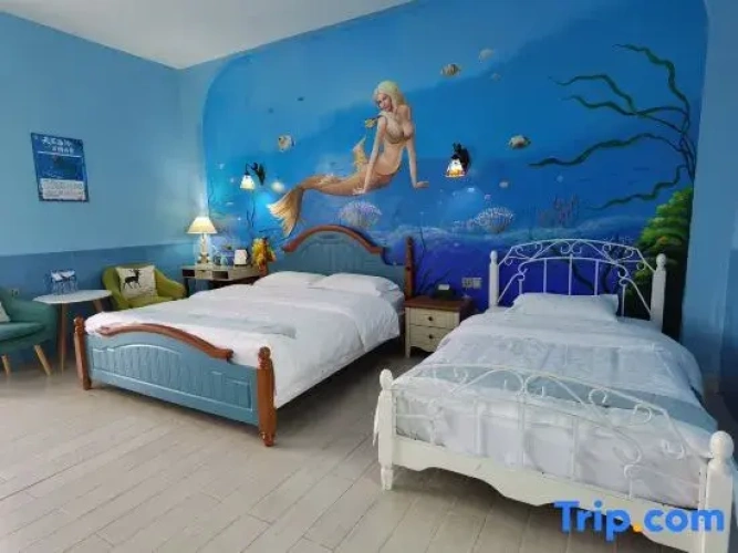 Deluxe Family Suite with view
