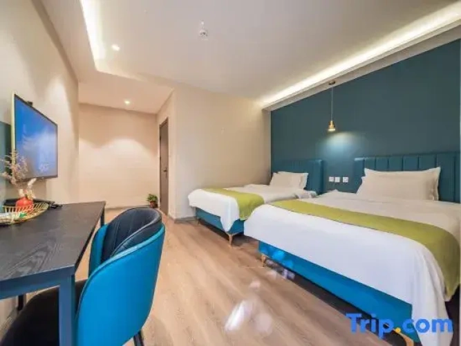 Standard Twin room with balcony
