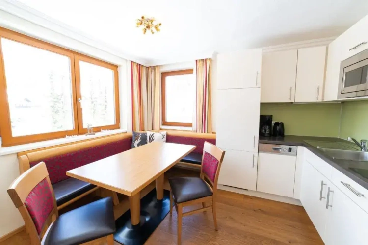 2 Bedrooms Apartment