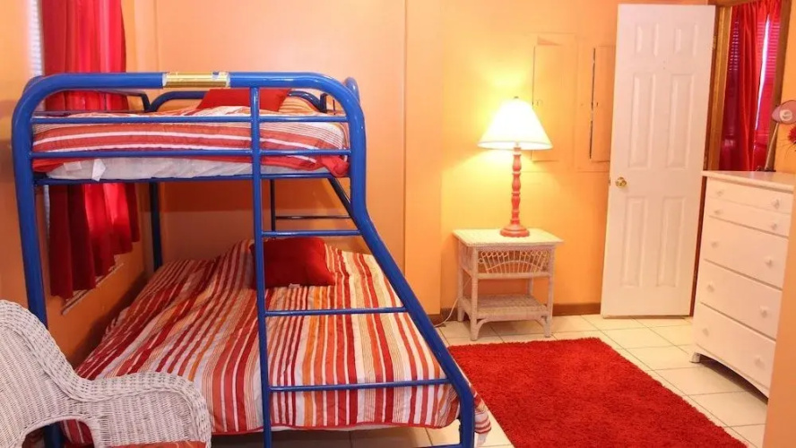 Cabaret III - 6 Br Home