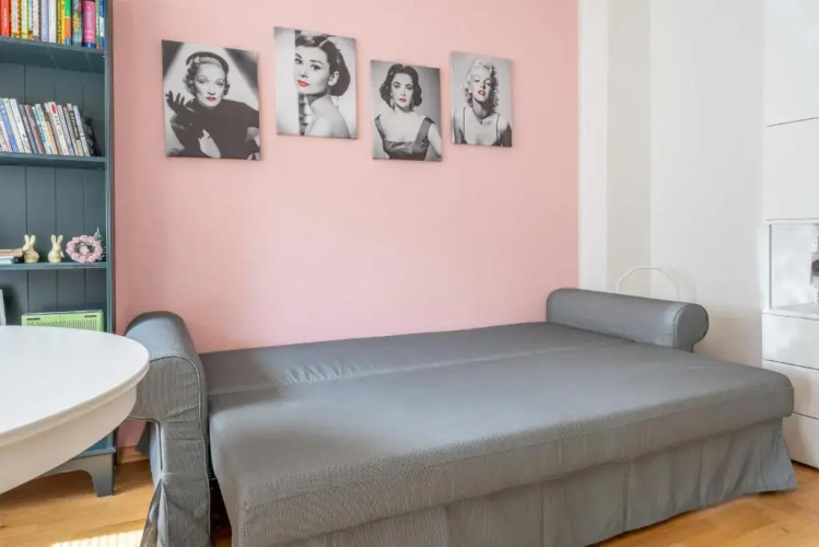 ID 7030 - Private Apartment
