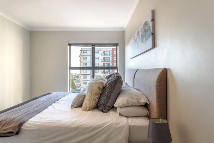 The Paragon Urbane CENTRALLY LOCATED, MODERN COMFORTS