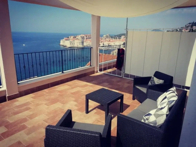 1 Bedroom Apartment with sea view