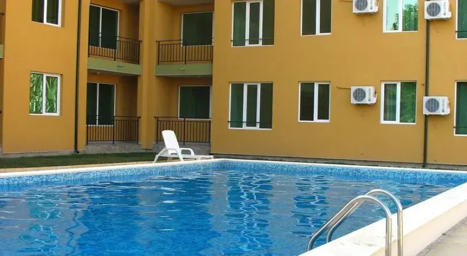 Hermes Apartments