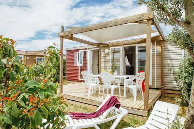 Mobile Home in Bessan With Terrace