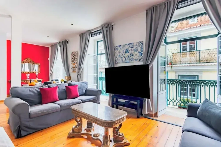 2 Bedrooms Apartment