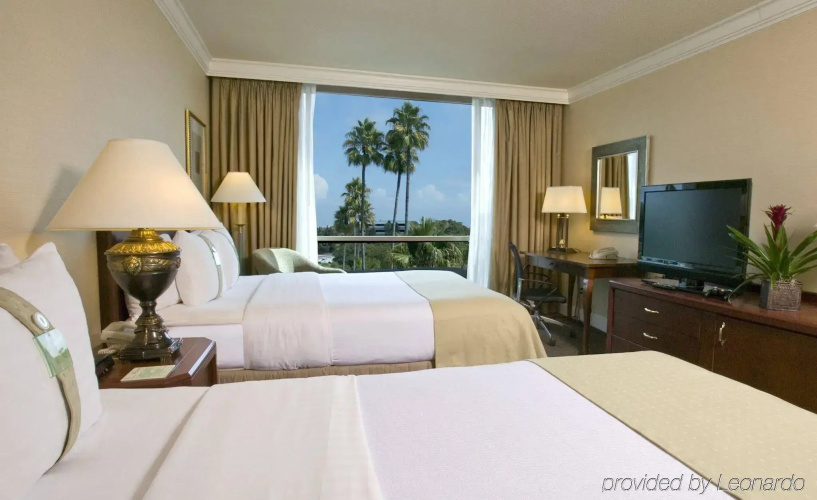 DoubleTree by Hilton San Diego Bayside
