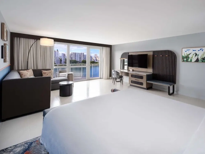 Double Junior Suite with bay view