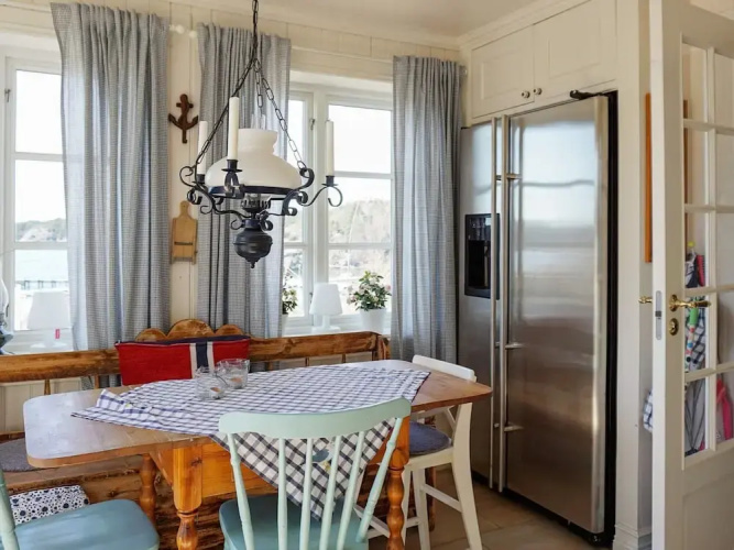 9 Person Holiday Home in Tanumshede-by Traum