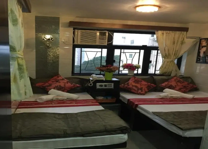 Standard Triple room