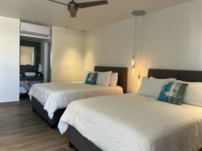 Standard Quadruple room with pool view
