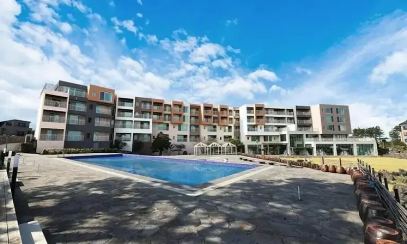 Poolvilla at Aewol