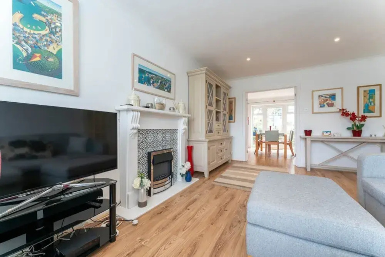 Host Stay Martlet House