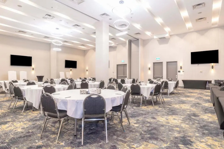 Sandman Signature Hotel Toronto Airport photo 30